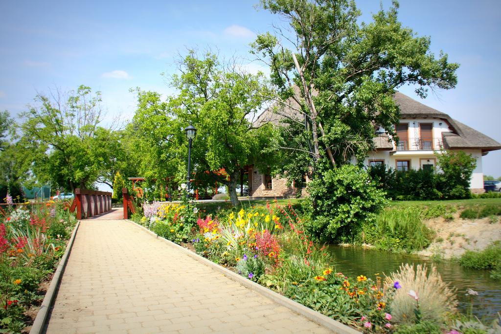 Penzion Eko Park Piestany Extérieur photo