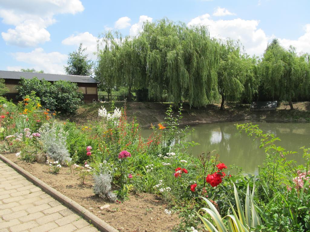 Penzion Eko Park Piestany Extérieur photo